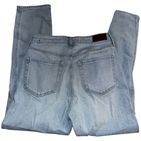 🔸BUNDLE ONLY🔸|EUC| HOLLISTER Ultra High Rise Distressed Mom Jeans - Picture 3 of 6